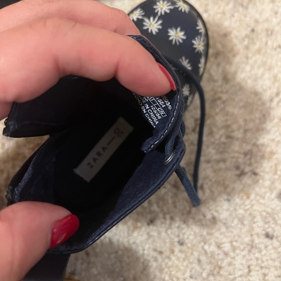 Never worn ZARA floral combat boot NWOT - Picture 3 of 3